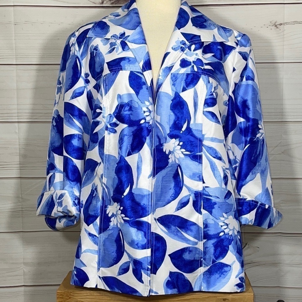 NWOT Blue & White Open Front Floral Jacket Size 16